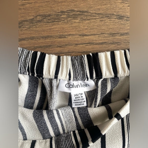 Calvin Klein Shorts - Picture 5 of 6